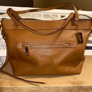 Like New Signature Coach Large Redwood Tote